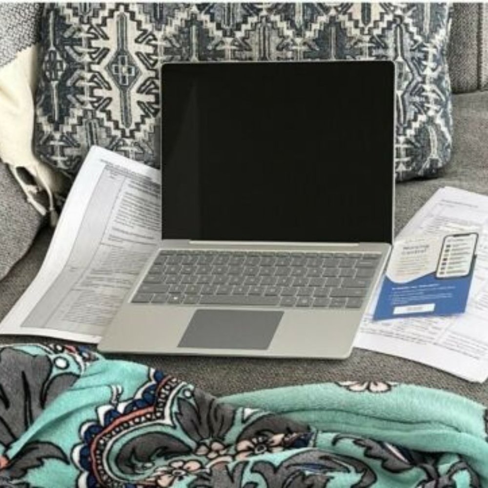 Microsoft - Surface Laptop – 13.5” Touchscreen - Intel Core i5 – 4GB Memory